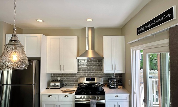 Troy House | Romantic Villa