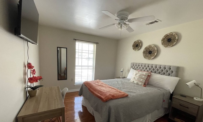 Shenandoah House | Romantic white farm 4 bedroom house