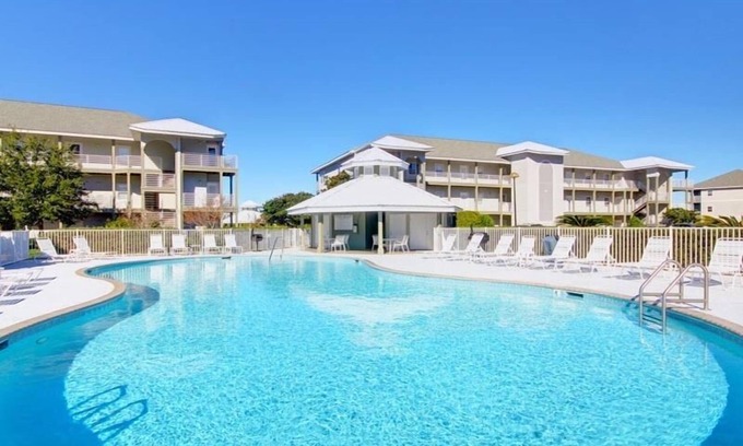 Orange Beach Condo | Romar Lakes #205e
