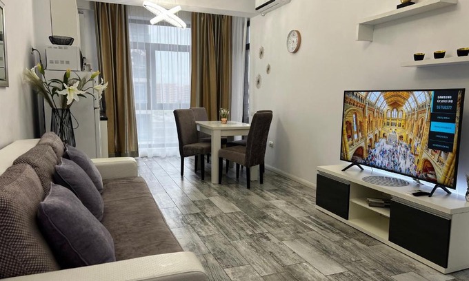 Constanta Apartment | Romeo's Beachfront Apartment by LOFT, Hotel OPERA and White Tower