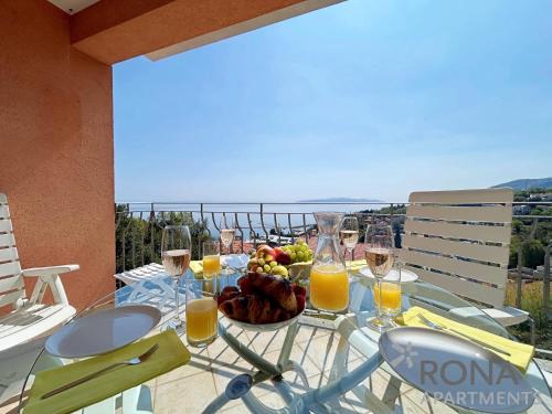 Icici Apartment | Rona Spacious apartment with a panoramic view