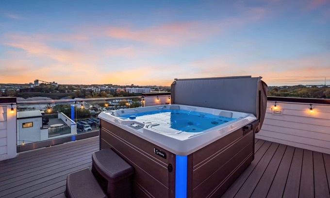 Katie Hill Neighborhood House | Rooftop Hot Tub City Views Disco Lounge