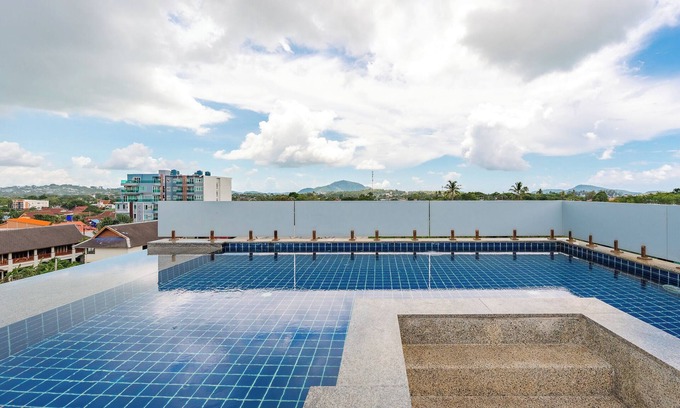 Nai Harn Apartment | Rooftop Pool 5mins to NaiHarn Beach C187