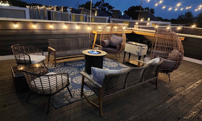 Talbot's Corner House | Rooftop Views Ping Pong Lounge Near Downtown Nashville
