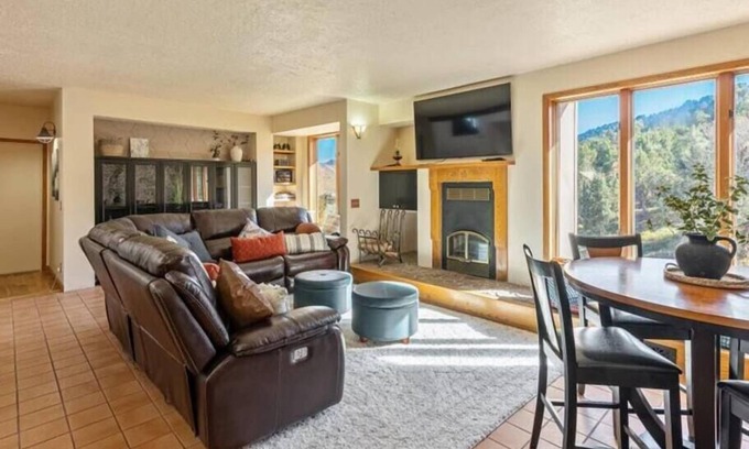 Herriman House | Rooftop with Mountain View,Queen Bed