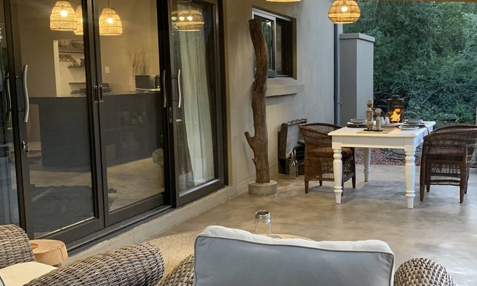 Hoedspruit House | Rooibos Luxury Bush Cottage