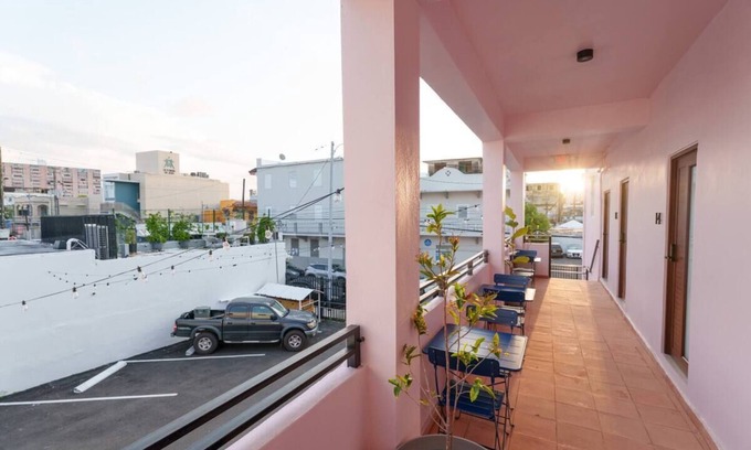 Santurce Hotel | Room 1 - Stylish Accessible Suite