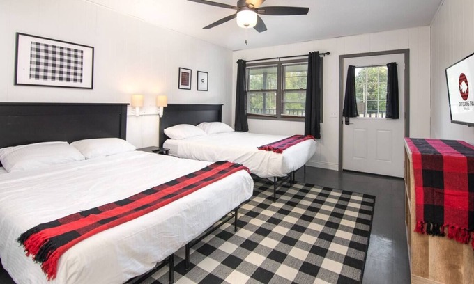 Balsam Lake Apartment | Room 13 Boutique Hotel Balsam Lake, WI