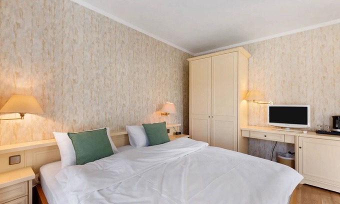 Reichenau Apartment | Room '2-Bett Ohne Seeblick' with Shared Terrace, Balcony and Wi-Fi