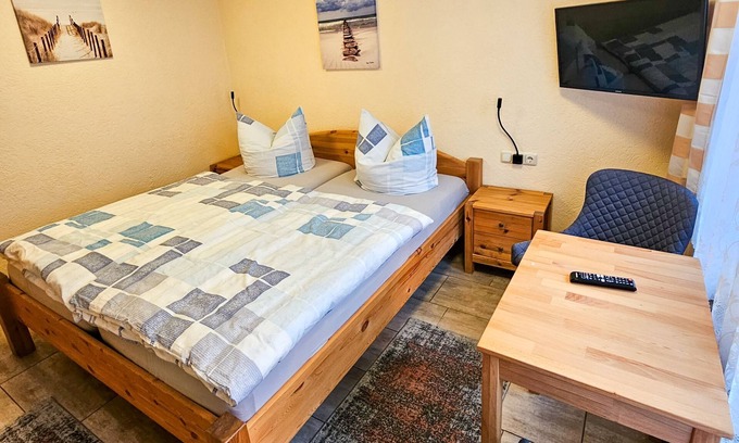 Ribnitz-Damgarten Bed & Breakfast | Room 2 - Pension Kai