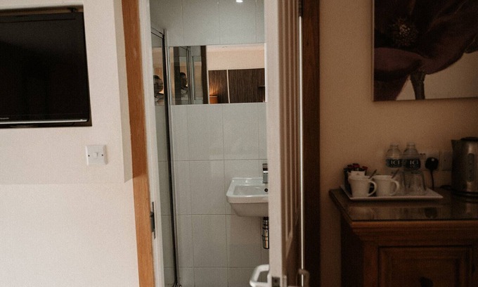 Torver Bed & Breakfast | Room 4 Twin Room - The Wilson's Arms