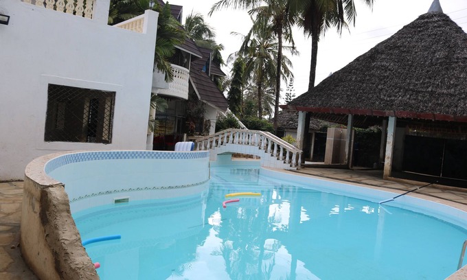 Mombasa House | Room-a Wonderful Beach Property in Diani