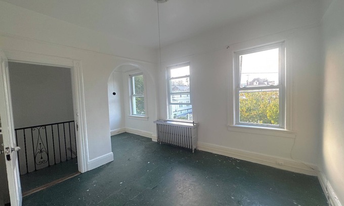 Unionport House | Room At NYC