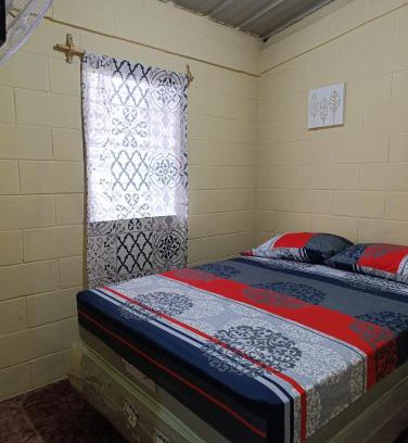 Nahuizalco House | Room Buganvilia