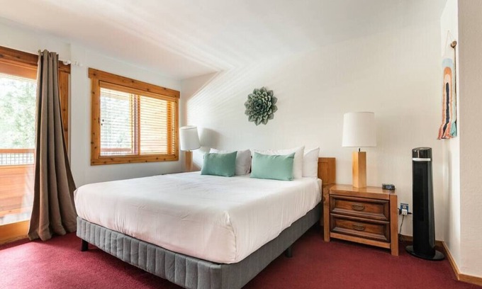 Tahoe Woods Apartment | Room by Palisades Tahoe w/heated pl & tub access.