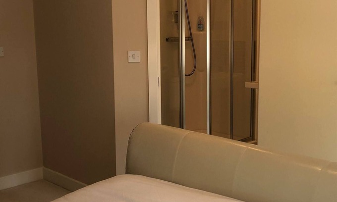 Heeley House | Room-cozy Sheffield Guest Room With Shar
