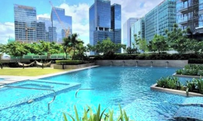 Bonifacio Global City House | Room-executive Suites 4 Bedroom Condo Up