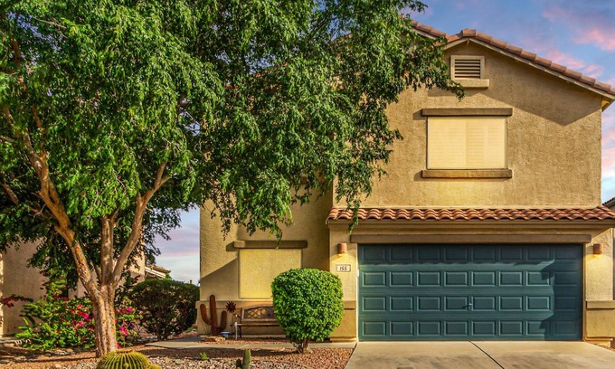 Circle Cross Ranch House | Room for EVERYONE--pets, too! with heated zero-entry pool, W/C accessible bath