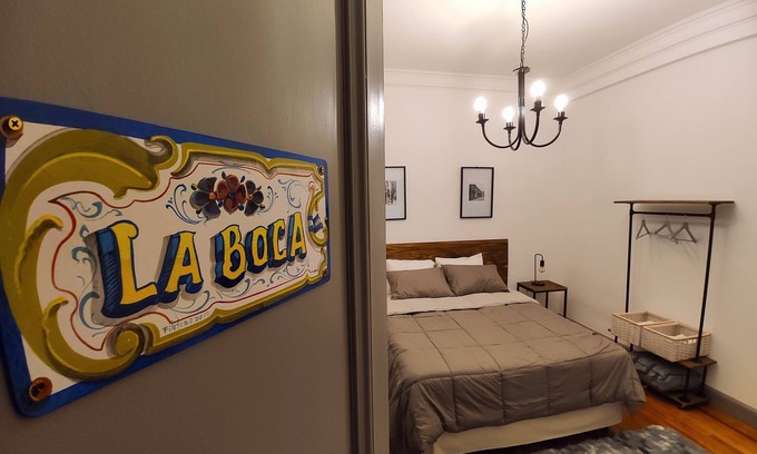 San Nicolas Apartment | Room in the heart of the city in a French-style building