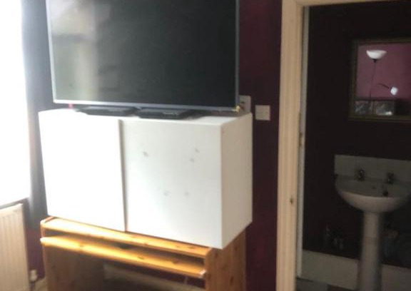 St Helens Bed & Breakfast | Room in town centre