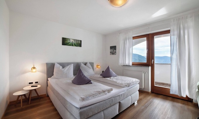 Meltina Apartment | Room 'Klausthaler Zimmer 22' with Mountain View, Shared Terrace and Wi-Fi