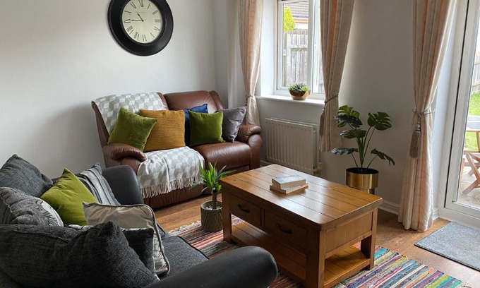 Newark upon Trent House | ROOM ONLY- option of the entire house if available - private property in quiet estate