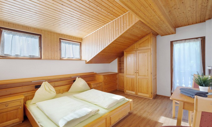 Valle Aurina Apartment | Room 'Pension Waldheim 9' with Mountain View, Shared Garden and Wi-Fi