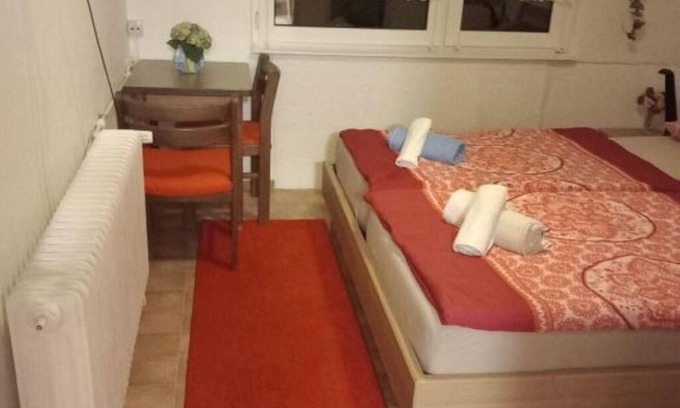 Daun House | Room rental Pargen (double room)