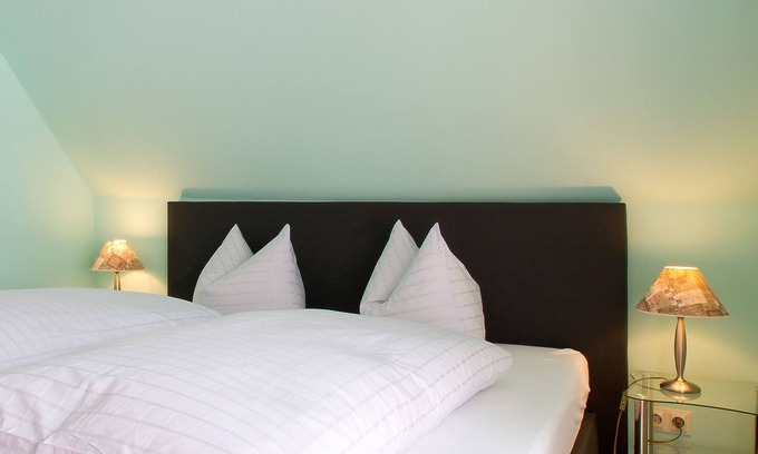 Bad Rippoldsau-Schapbach Apartment | Room 'Sonja' with Shared Terrace, Balcony and Wi-Fi