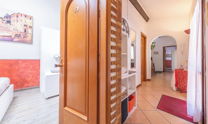 Rione VII Regola House | Room-small Double Room in History House