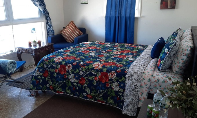Revere House | Room With Fantastic Front Ocean And Beach View! House Right Across The Ocean!
