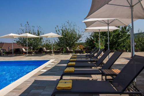 Catrnja Bed & Breakfast | Rooms Degenija Annex