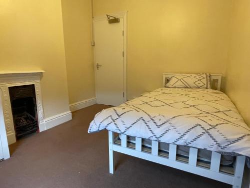 Wolverton Bed & Breakfast | Rooms In A Victorian Comfortable 4-bedroom house in Milton Keynes Rooms Not En-suites