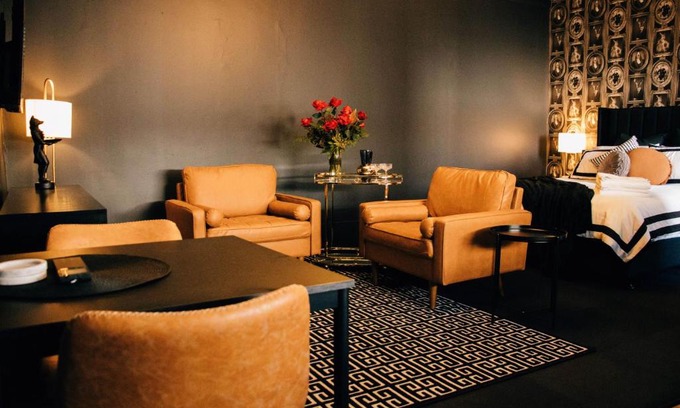 Leeton Apartment | Rooms of Renown - The Panaretto Parlour