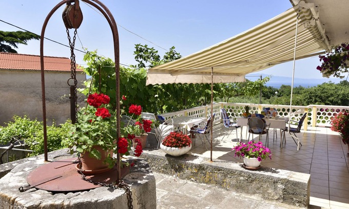 Malinska-Dubasnica House | Rooms Tom