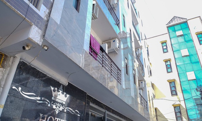Noida Hotel | Roomshala 031 Silver Crown Sector 23