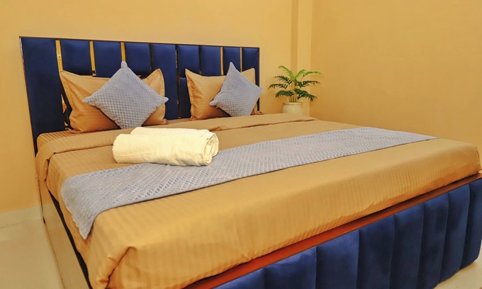 Anand Vihar Hotel | Roomshala 088 Hotel Green Villa