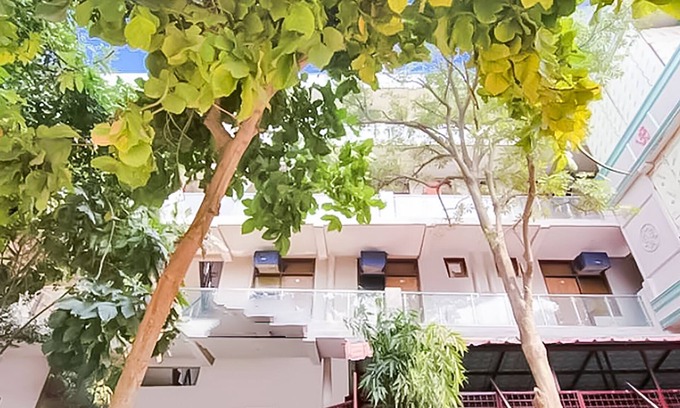 Delhi Hotel | Roomshala 121 Hotel Classic