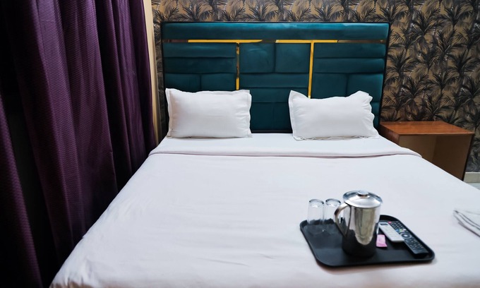 Malviya Nagar Hotel | Roomshala 155 Hotel JPC