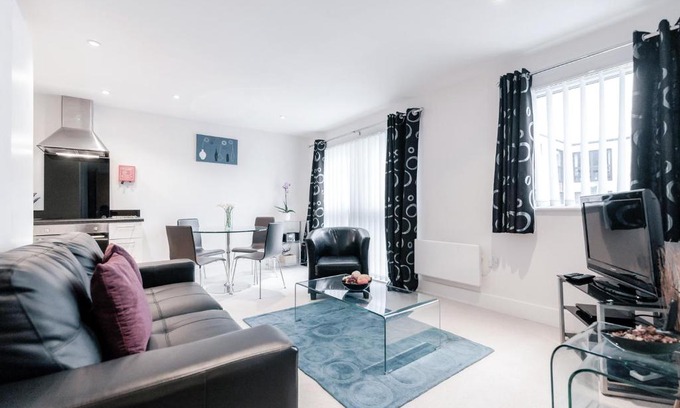 Epsom Apartment | Roomspace Serviced Apartments - Capitol Square