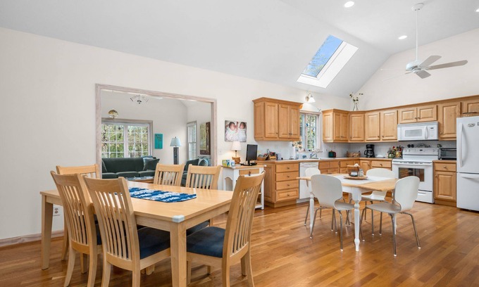 East Dennis House | Roomy 3 Bedroom Home - Perfect for Families!