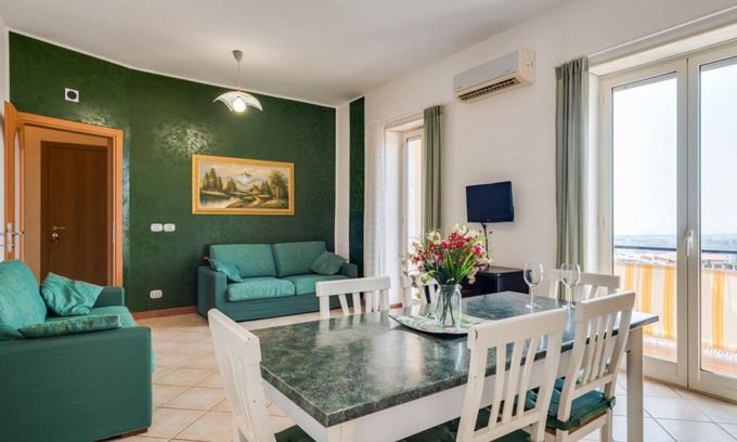 Monte Po-Nesima-San Leone-Rapisardi Apartment | Roomy and Bright Apartment with Balconies x6
