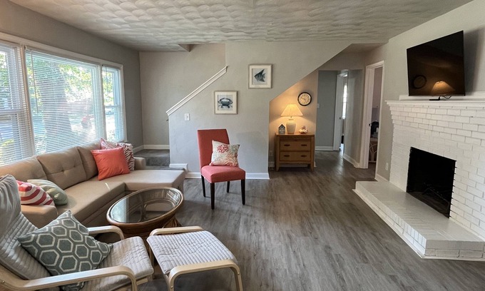 Bayview House | Roomy House in Bayview