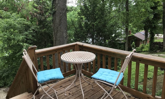 Princes Lakes House | Roomy lakefront cottage with private access to lake, 30+days rentals only