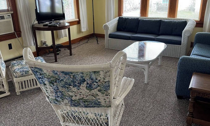 Egg Harbor House | Roomy Two Bedroom House Near Central Egg Harbor