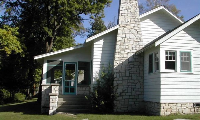 Egg Harbor House | Roomy Two Bedroom House Near Egg Harbor Marina