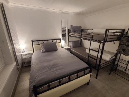 Crawley House | RoomZ-GATWICK-LONDON-Airport Parking-Travel Service