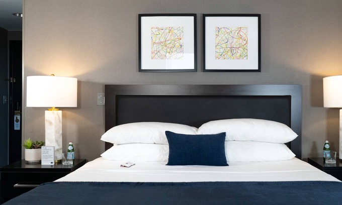 Downtown Baltimore Hotel | Roomza Inner Harbor at Lord Baltimore
