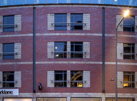 Leeds City Center Apartment | Roomzzz Leeds City