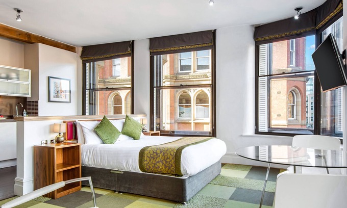 Manchester City Centre Apartment | Roomzzz Manchester City